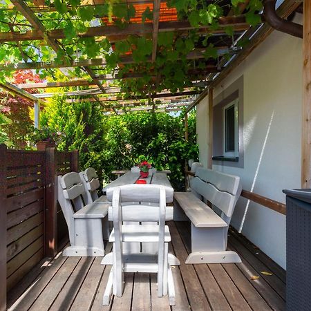 Bnb Comfort Guesthouse Olten - Lostorf Bagian luar foto