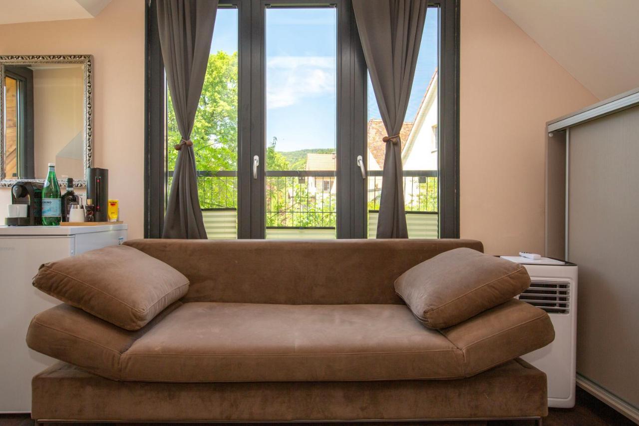 Bnb Comfort Guesthouse Olten - Lostorf Bagian luar foto