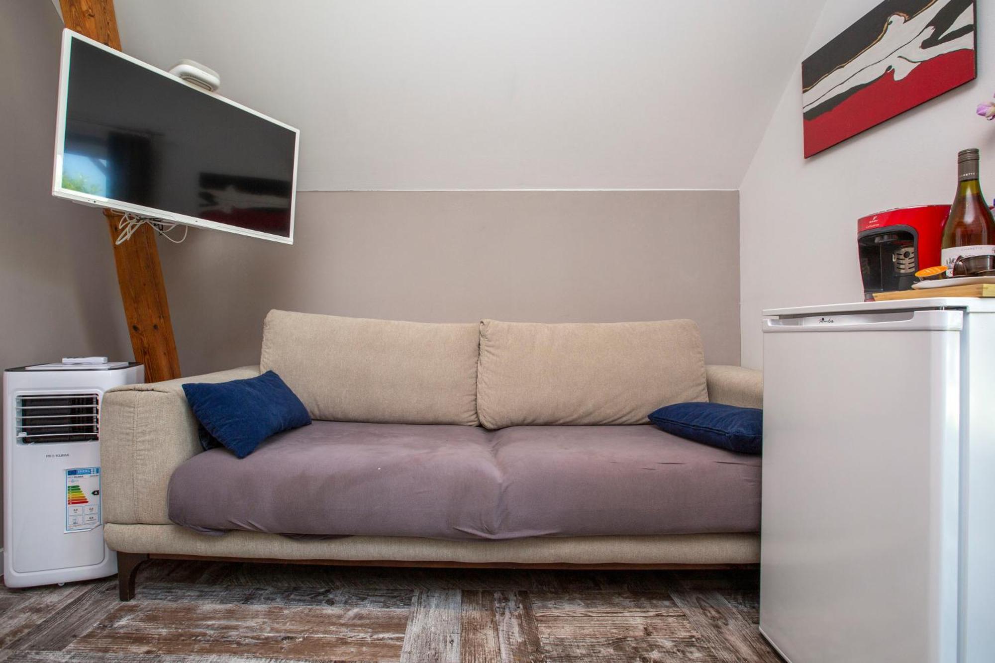 Bnb Comfort Guesthouse Olten - Lostorf Bagian luar foto