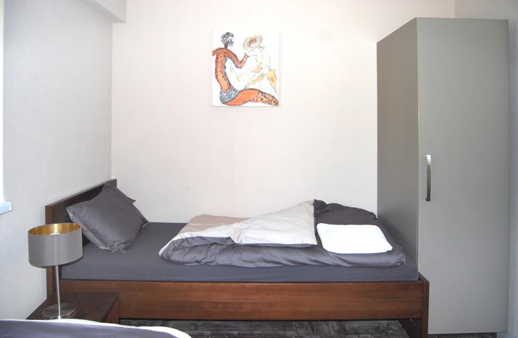 Bnb Comfort Guesthouse Olten - Lostorf Bagian luar foto